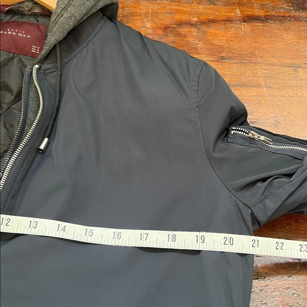 Zara man basic